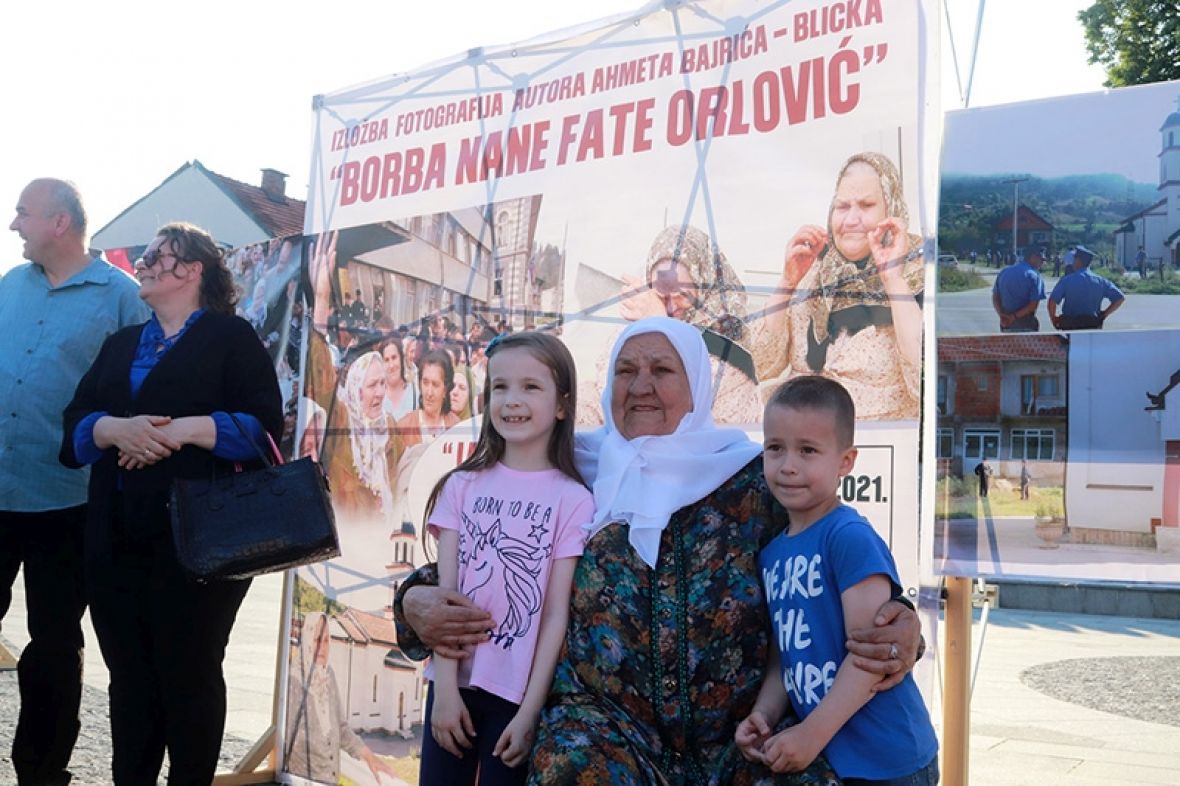 Izložba fotografija o borbi fate Orlović - undefined